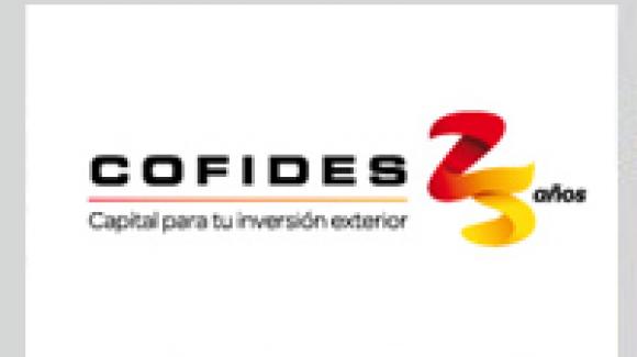 Salvador Marín presenta las herramientas de financiación de COFIDES a CONFEMADERA 6