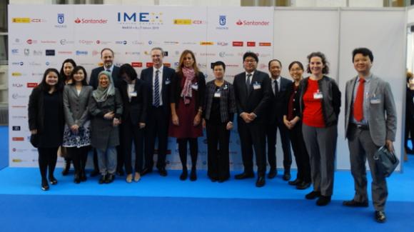 Image of the group of participants in the Conference on investments in ASEAN countries, within IMEX Madrid 2019, in which Ana Cebrián, Deputy Director of COFIDES' Commercial and Business Development Area, took part