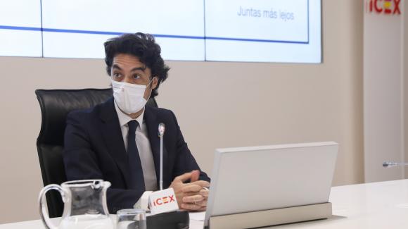 Image of Rodrigo Madrazo at the presentation of the report.