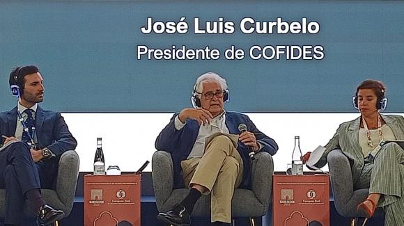 Imagen del presidente de COFIDES, José Luis Curbelo, durante su intervención en la misión